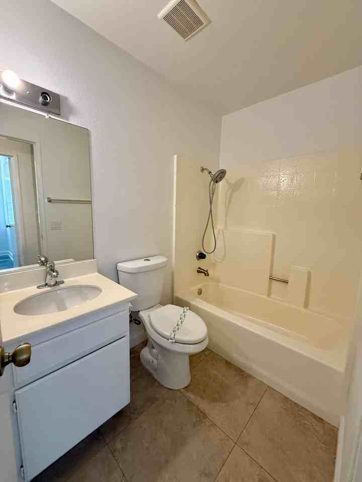 7147 Chaney Ct - Photo 6 of 13