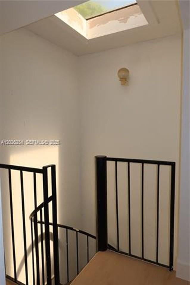 3190 3190 Bird Ave th 15 - Photo 4 of 15