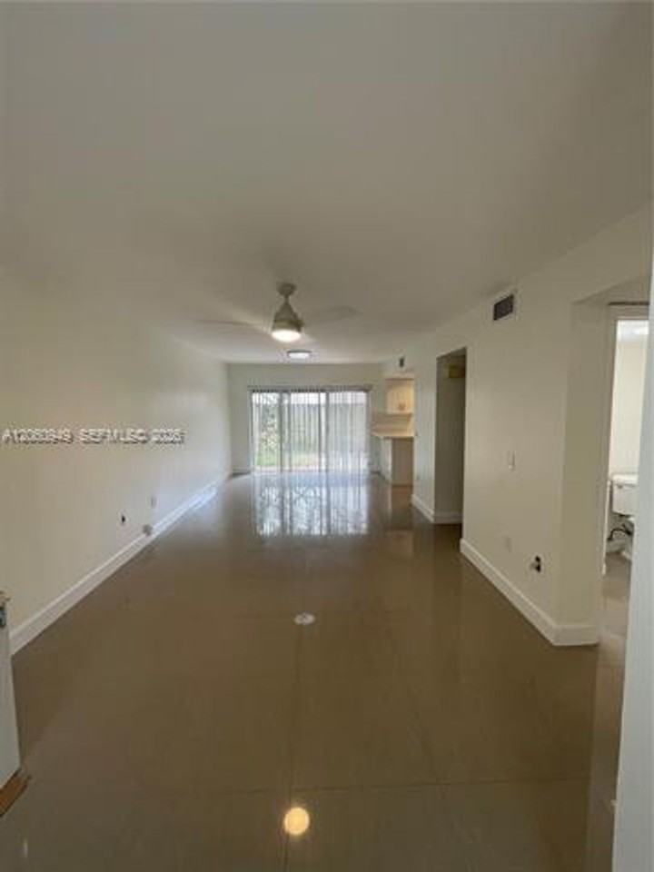 12370 12370 SW 52nd Place th 12370 - Photo 3 of 42