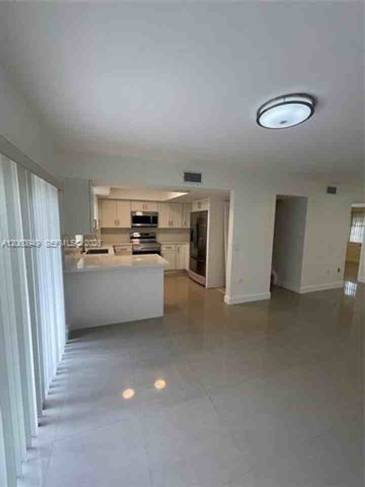 12370 12370 SW 52nd Place th 12370 - Photo 6 of 42