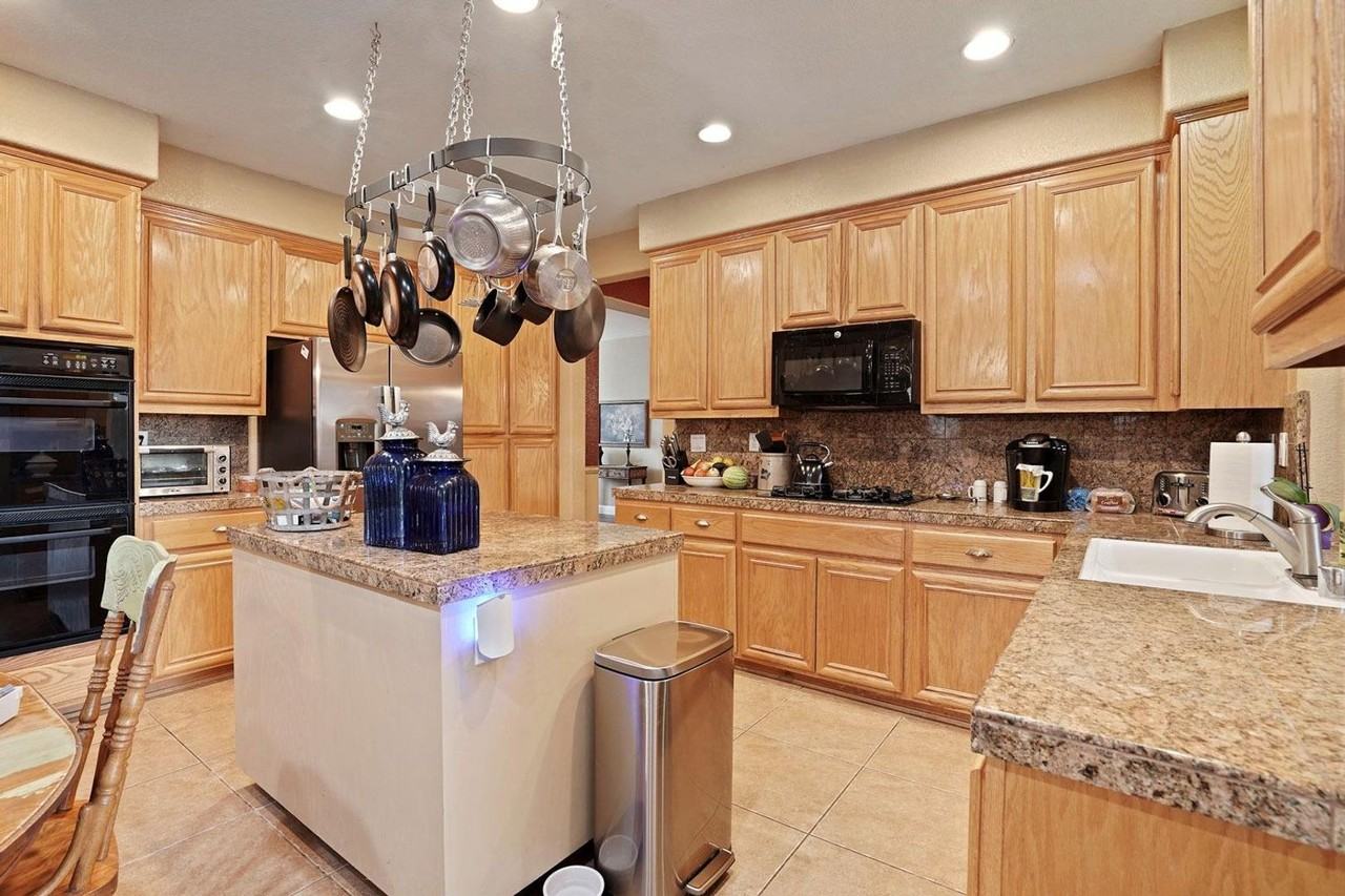 549 Glenbriar Cir - Photo 6 of 27