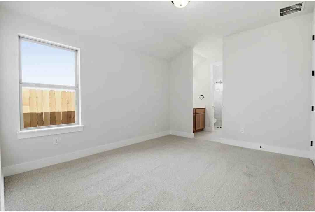 327 Grand Legacy - Photo 3 of 13