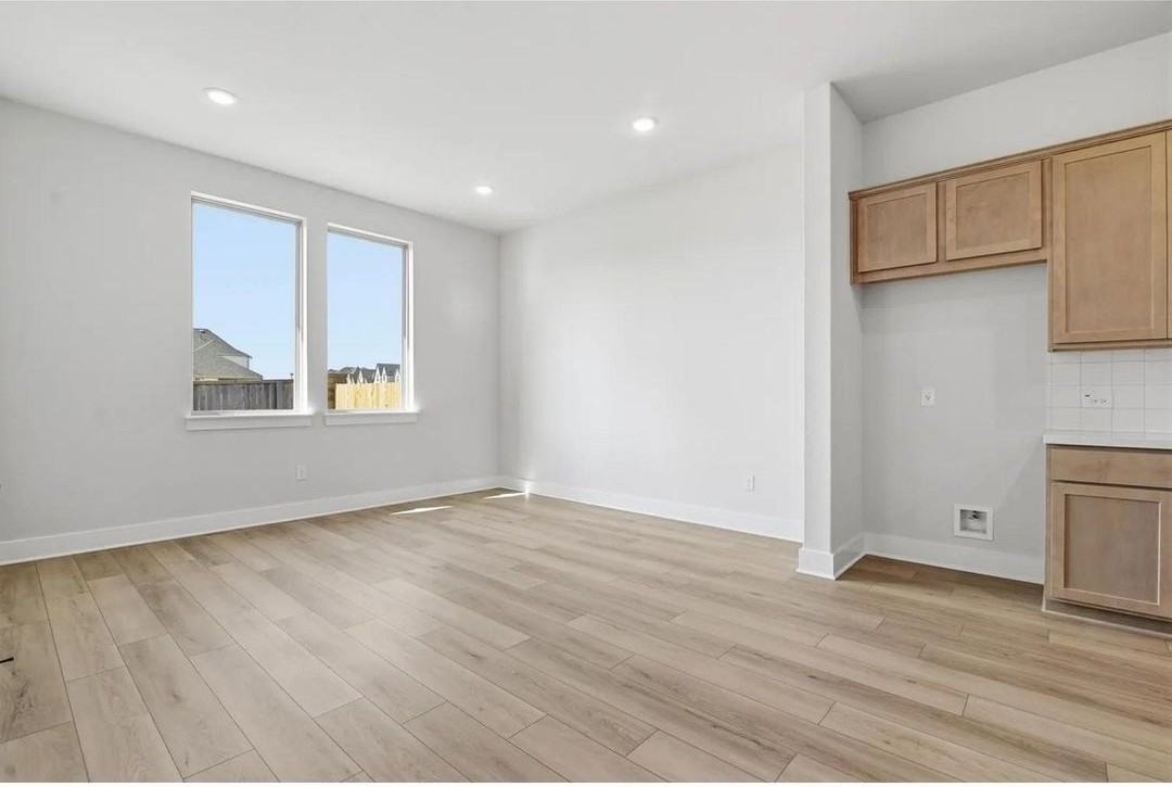 327 Grand Legacy - Photo 7 of 13