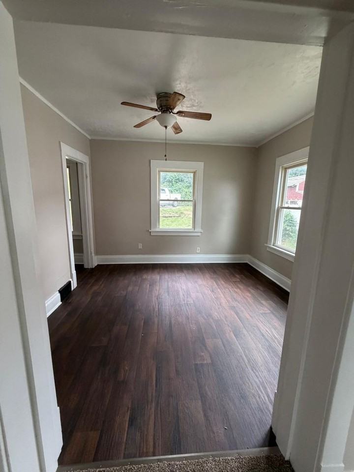 2728 8 1/2 Ave - Photo 5 of 10
