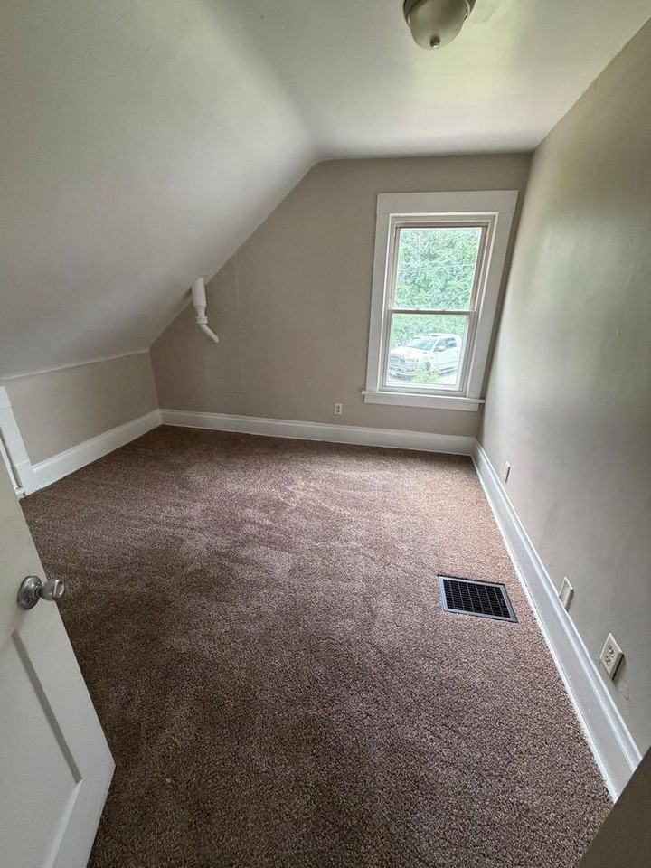 2728 8 1/2 Ave - Photo 7 of 10