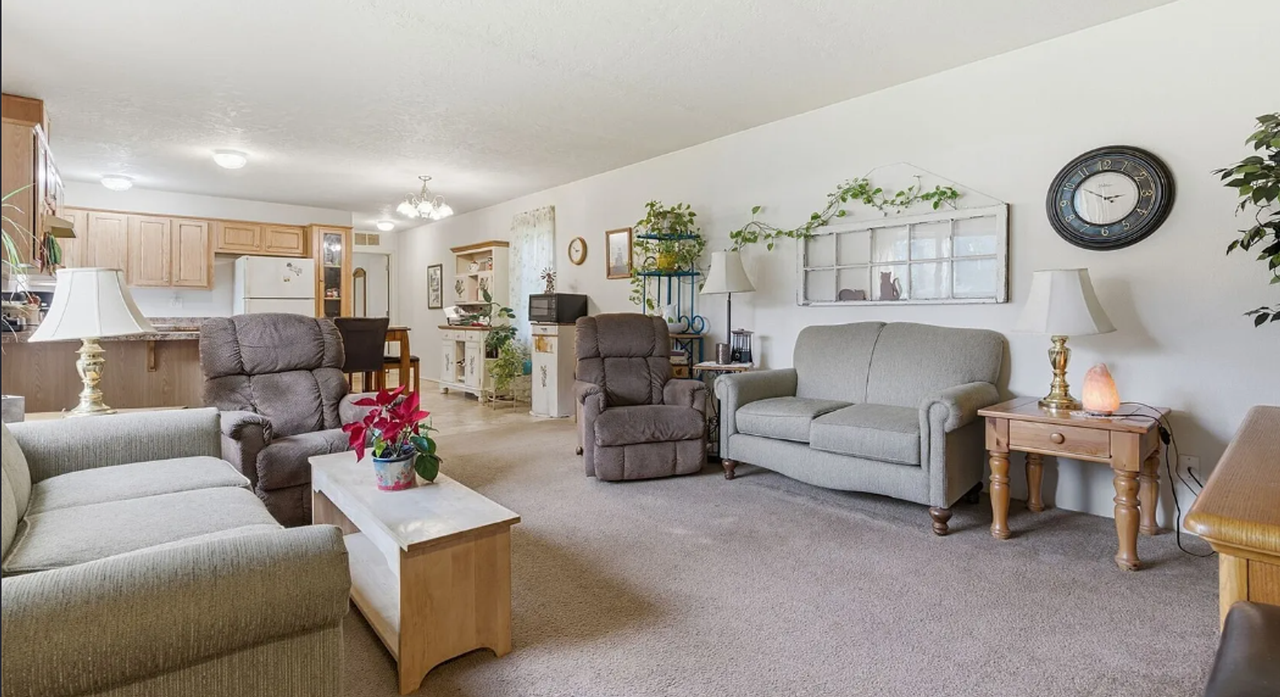19141 Joselyn St Sw - Photo 4 of 11