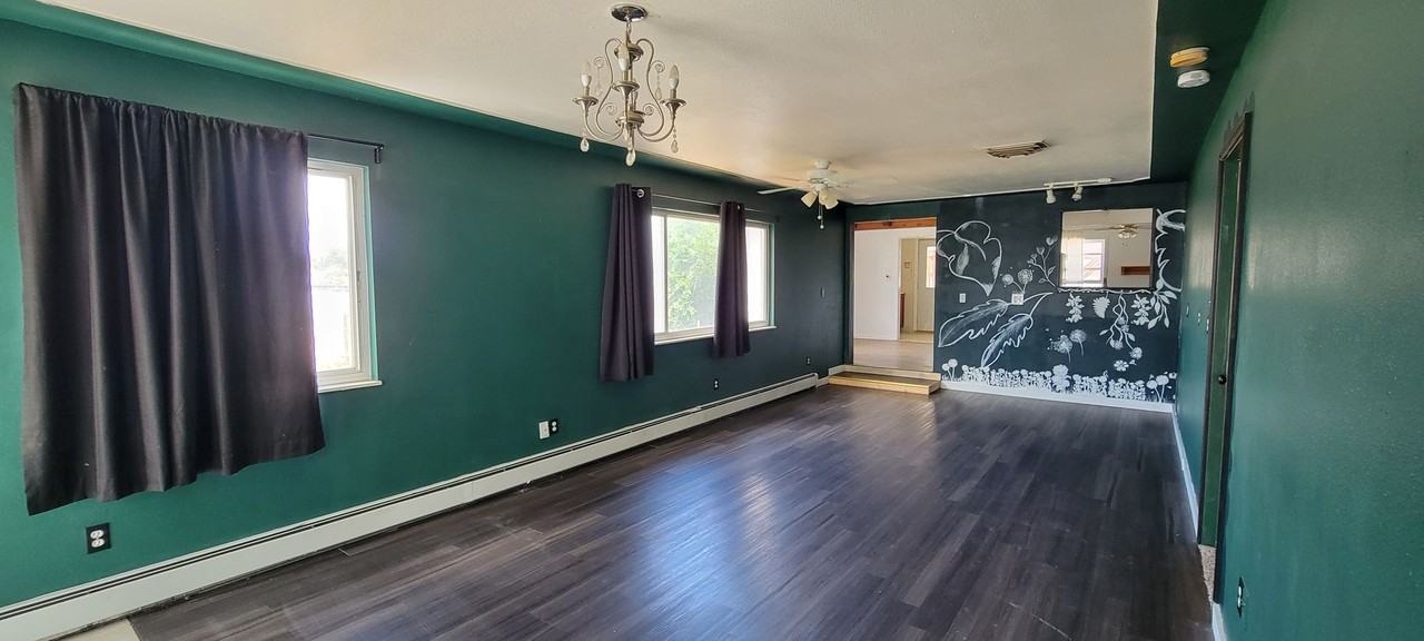 655 3rd St - Photo 2 of 34