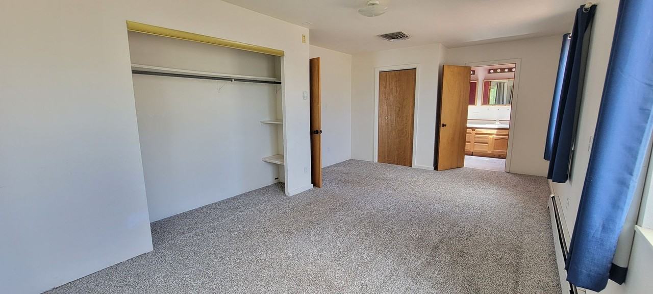 655 3rd St - Photo 5 of 34
