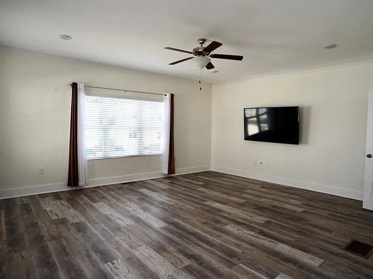2008 Ocean Dr Nw - Photo 4 of 22