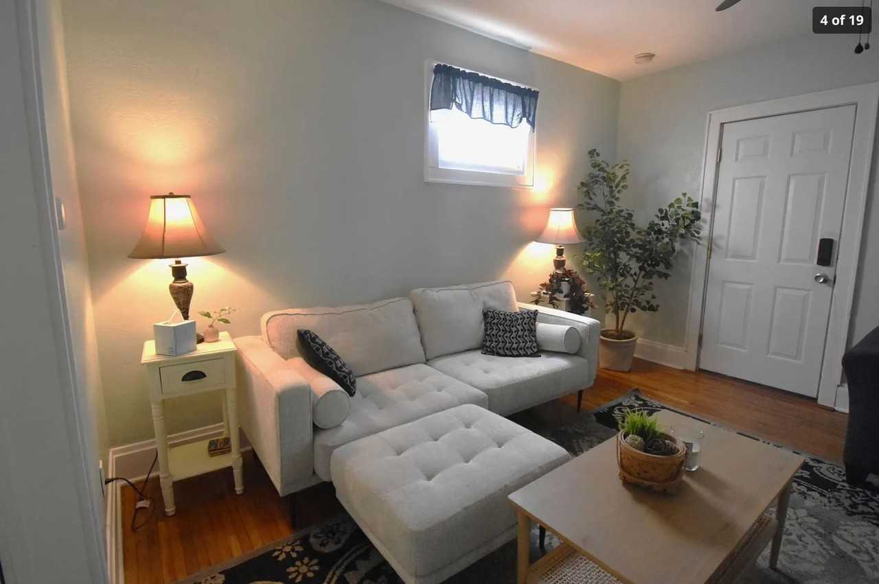 2475 Indianola Ave - Photo 4 of 19