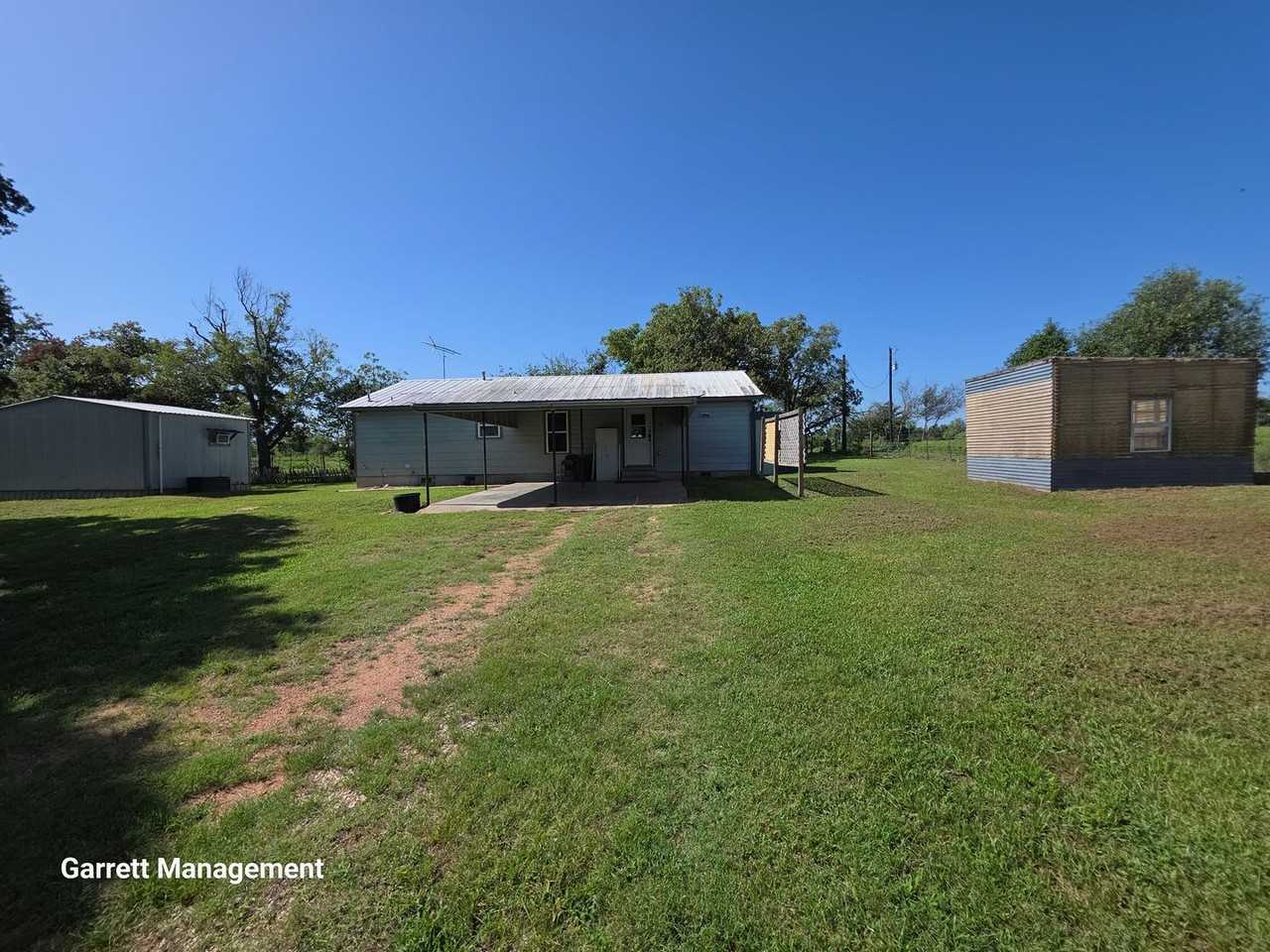 1993 County Road 437 - Photo 2 of 13
