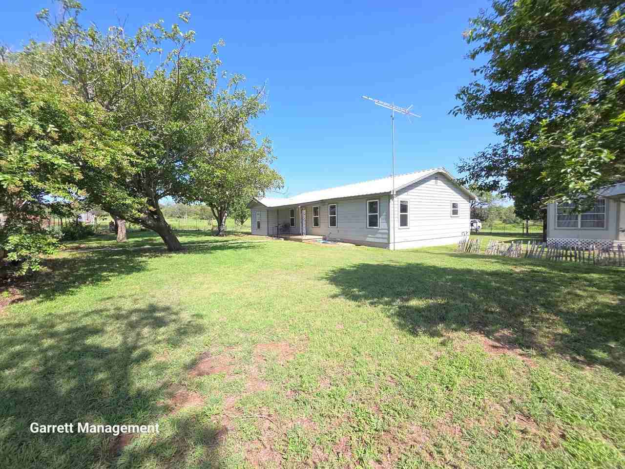 1993 County Road 437 - Photo 3 of 13