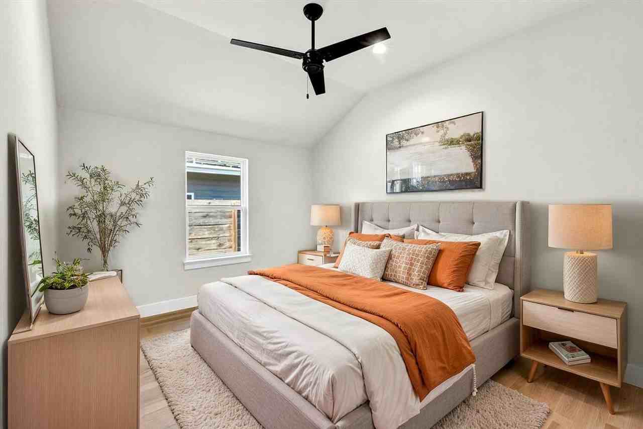 8209 Polar Dr - Photo 3 of 44