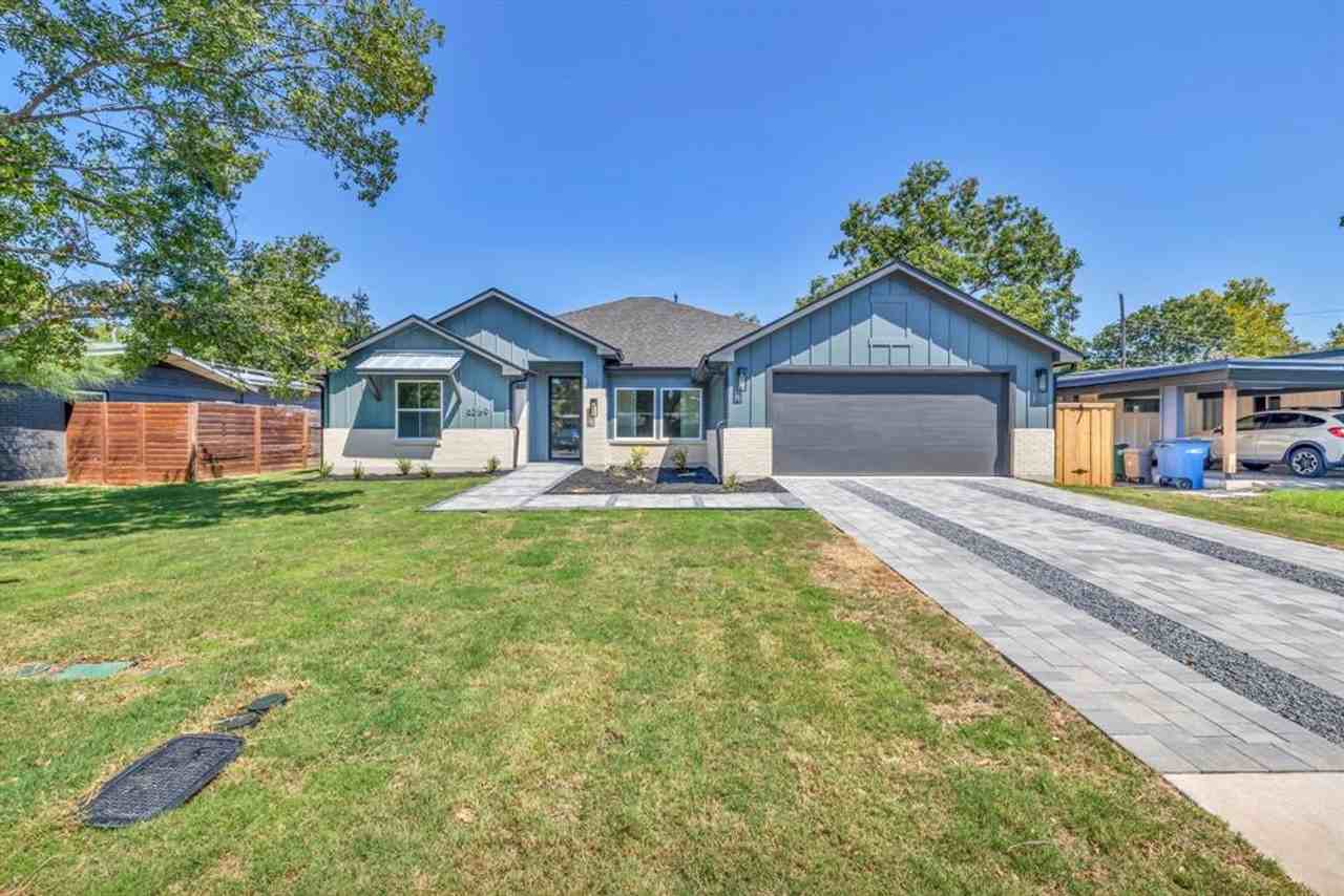 8209 Polar Dr - Photo 5 of 44