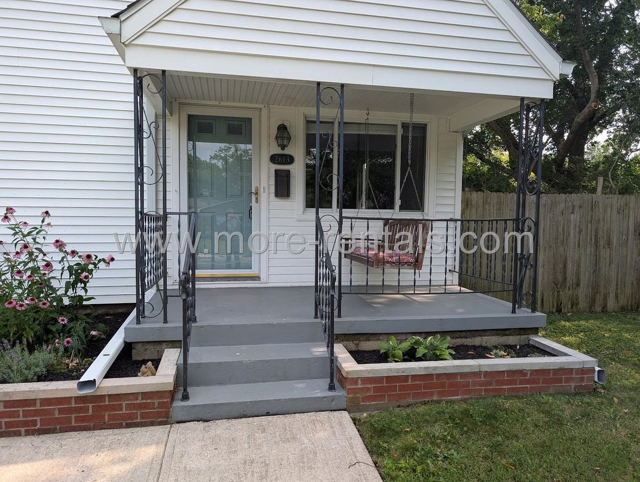 2613 Edgevale Rd - Photo 2 of 27