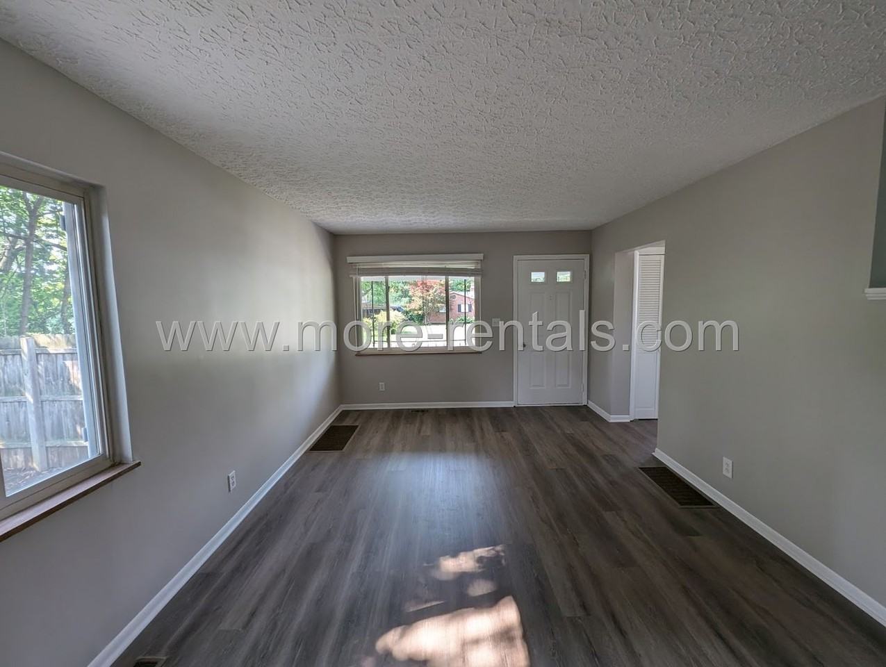 2613 Edgevale Rd - Photo 4 of 27