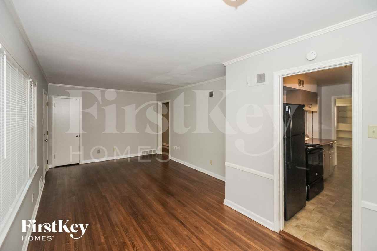 1569 Marcia Rd - Photo 3 of 15