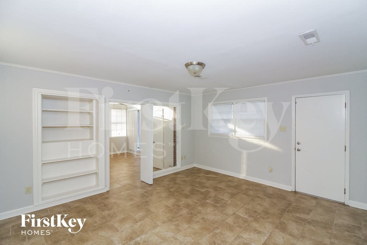 1569 Marcia Rd - Photo 7 of 15