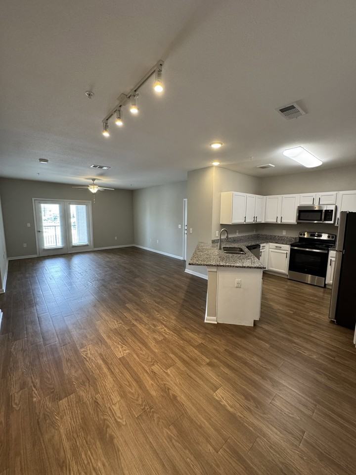 1828 Central Expy #4103 - Photo 2 of 8