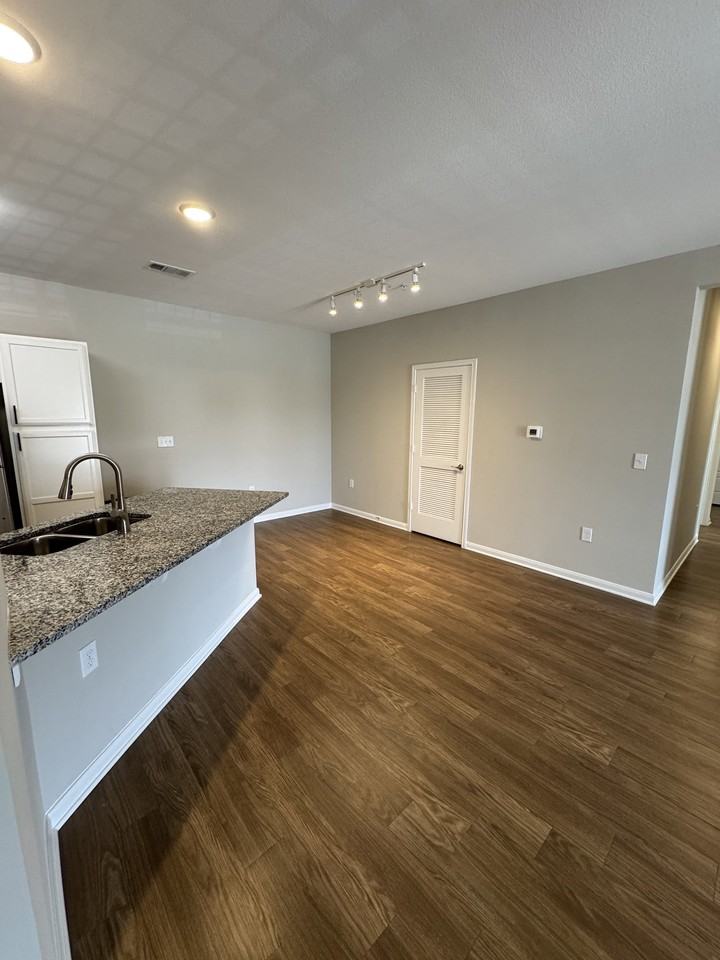 1828 Central Expy #4103 - Photo 7 of 8
