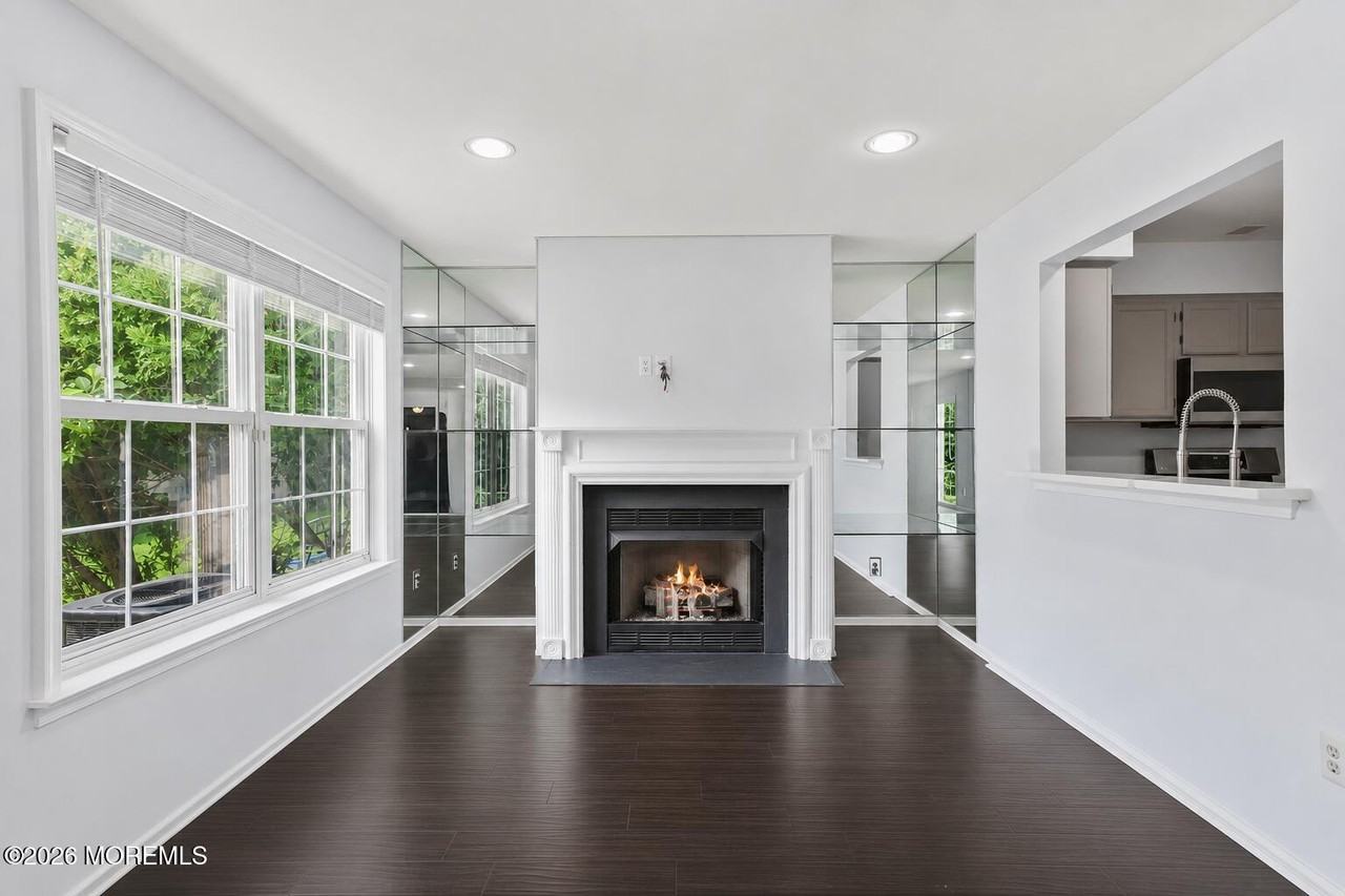 761 Banyan Ct - Photo 6 of 43