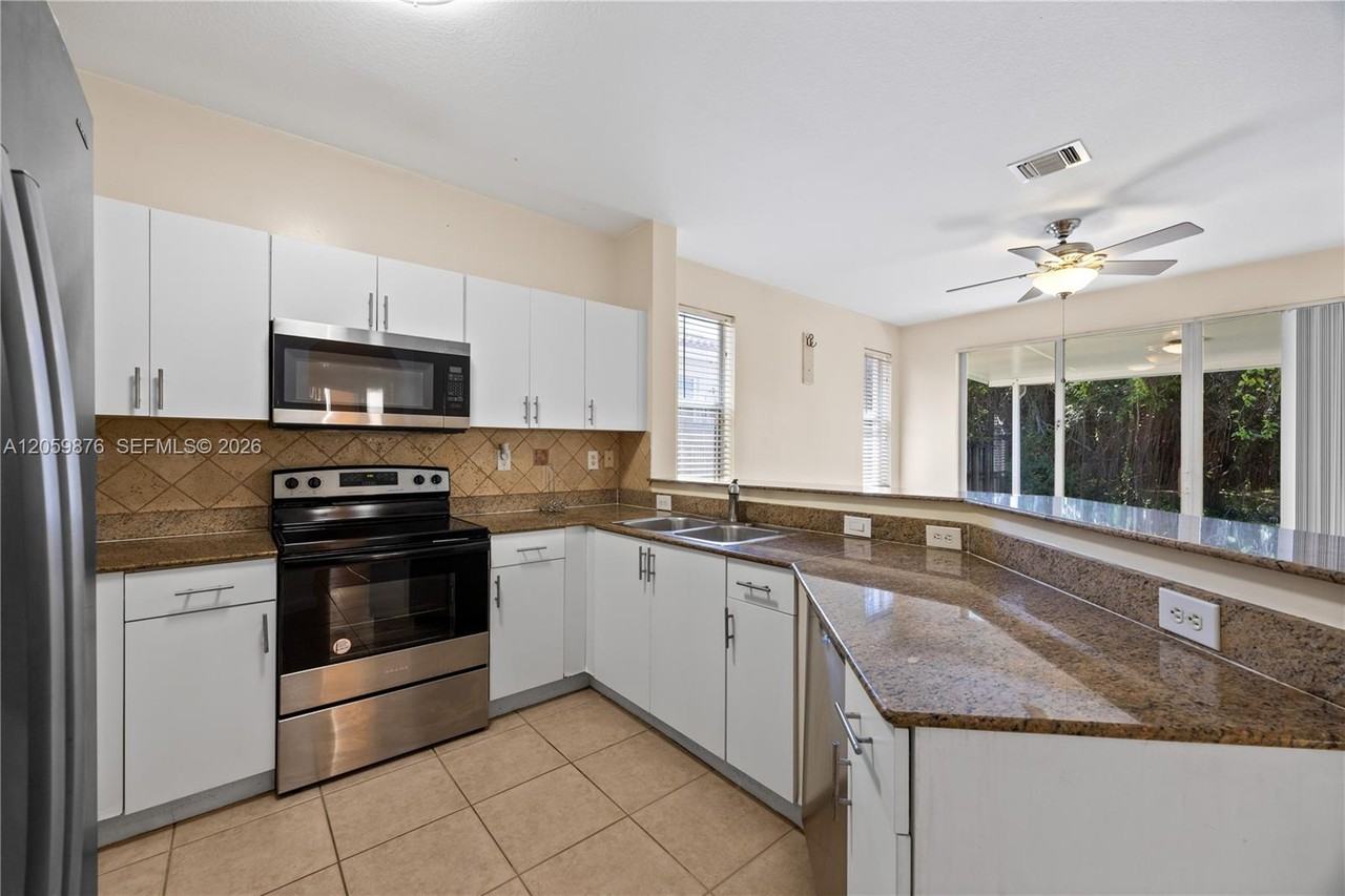 10770 Sw 245th St - Photo 6 of 44