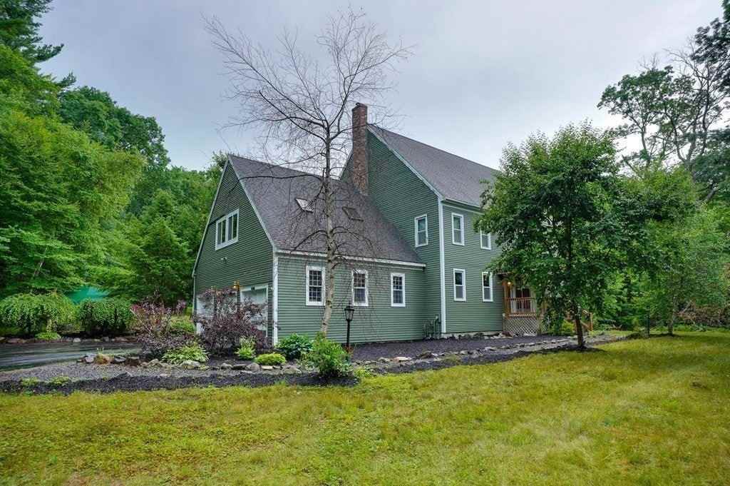 144 Parmenter Rd - Photo 5 of 39