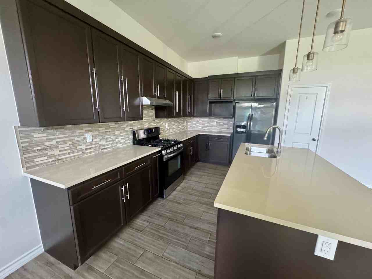 6002 Amir Dr - Photo 5 of 15