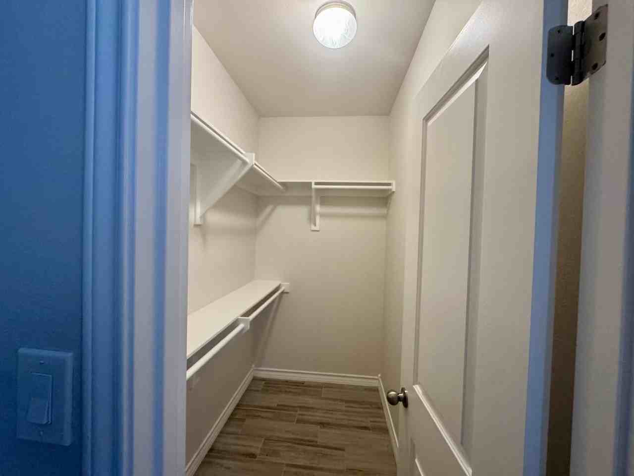 6002 Amir Dr - Photo 7 of 15