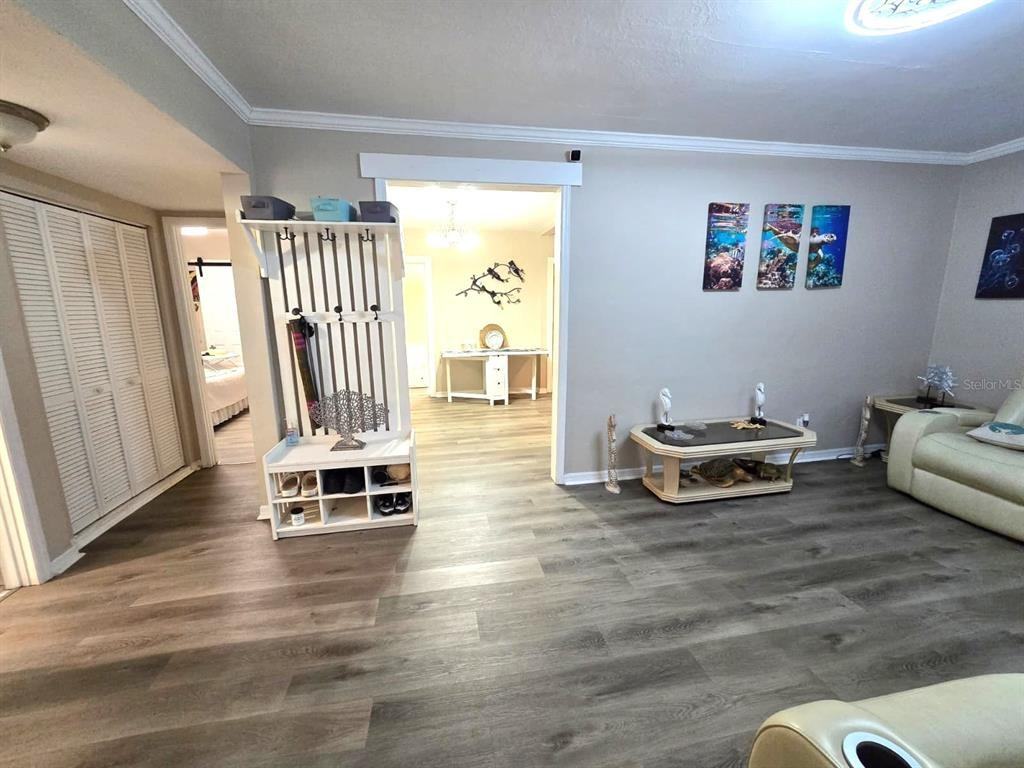 9320 N Elmer St - Photo 3 of 15