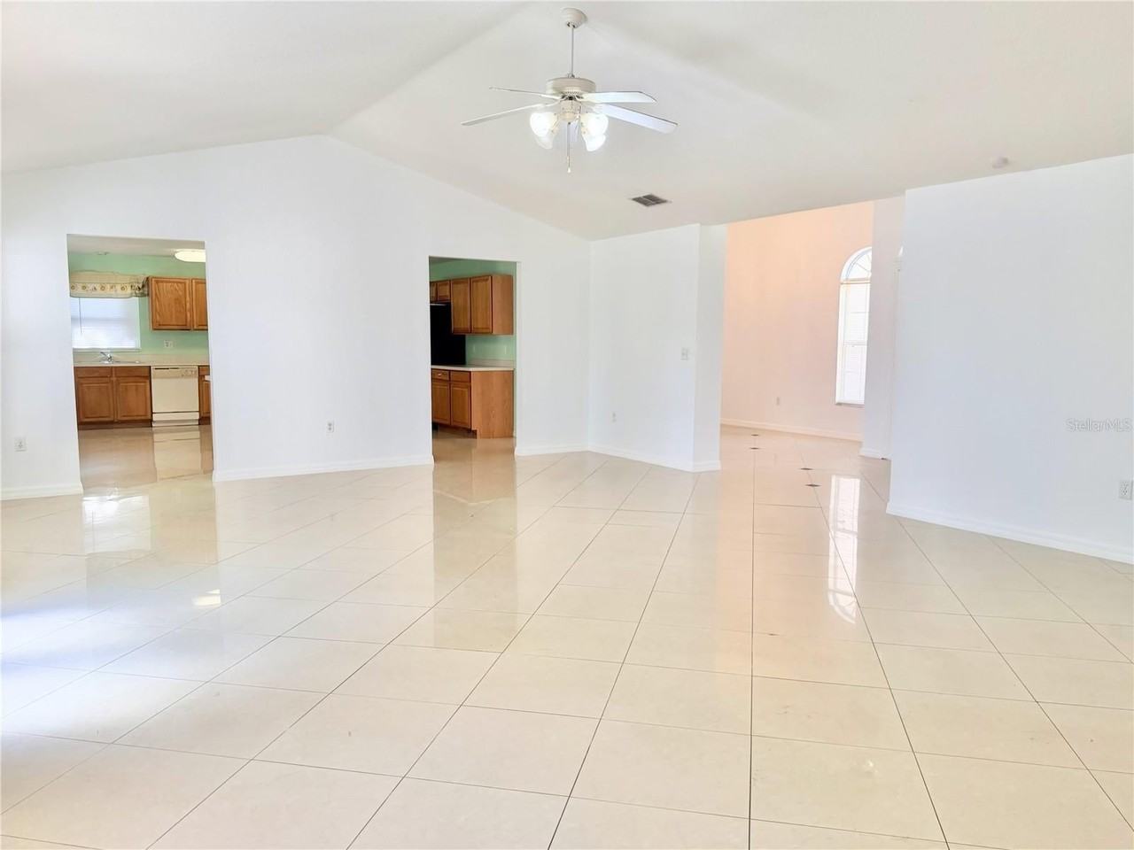 6759 Krenson Oaks Cir - Photo 5 of 14