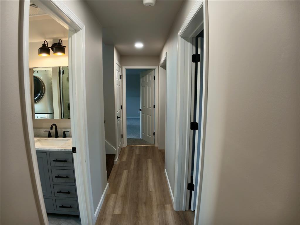2834 Center St - Photo 5 of 32