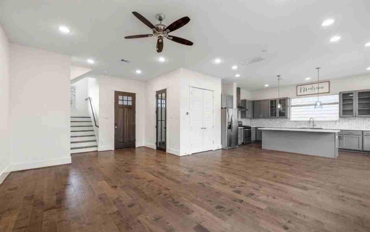 406 Yale Oaks Ln - Photo 7 of 20