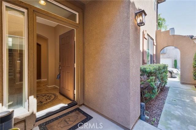 3513 W Hughes Ln - Photo 2 of 8