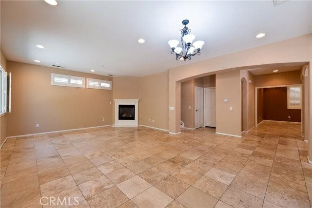 3513 W Hughes Ln - Photo 6 of 8