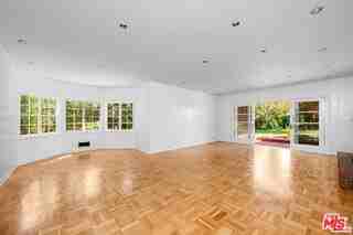809 N Bedford Dr - Photo 3 of 8