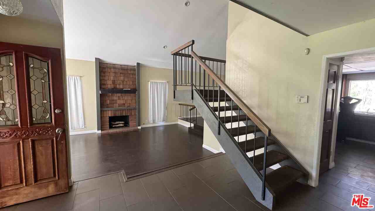 845 N Juarez St - Photo 2 of 8