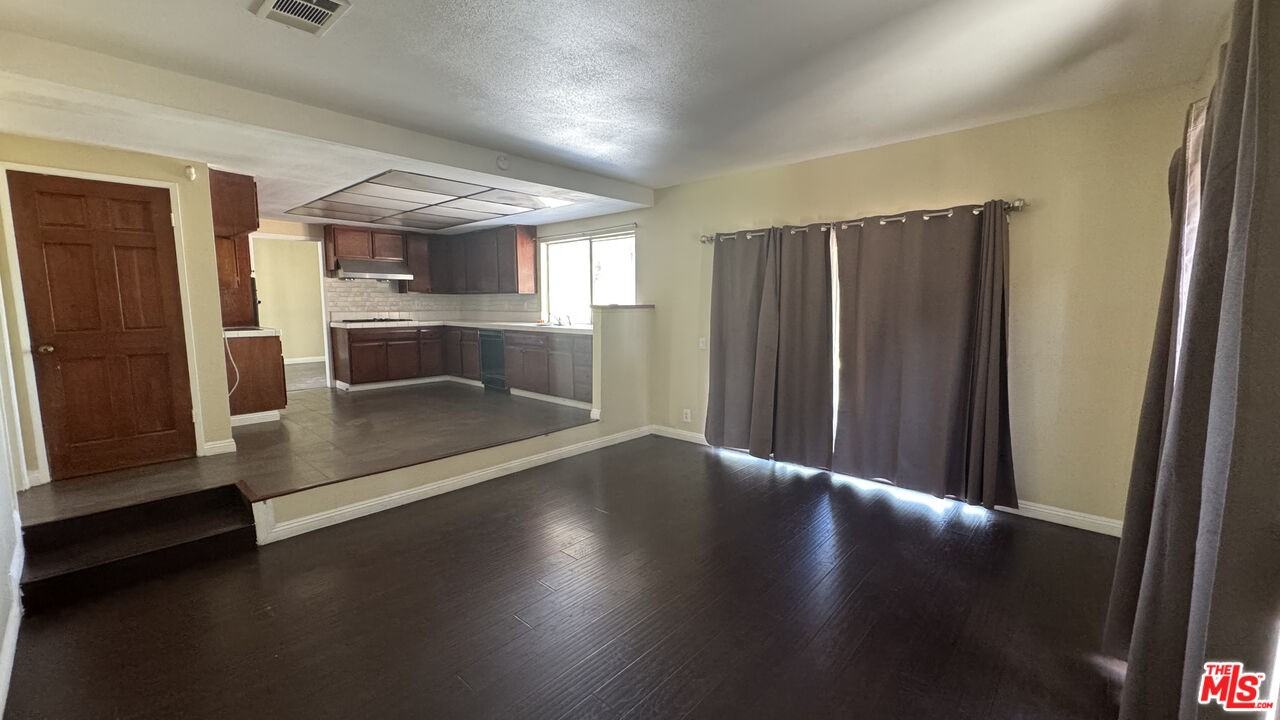 845 N Juarez St - Photo 5 of 8