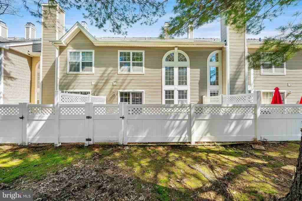 16 Lee Ct - Photo 5 of 50