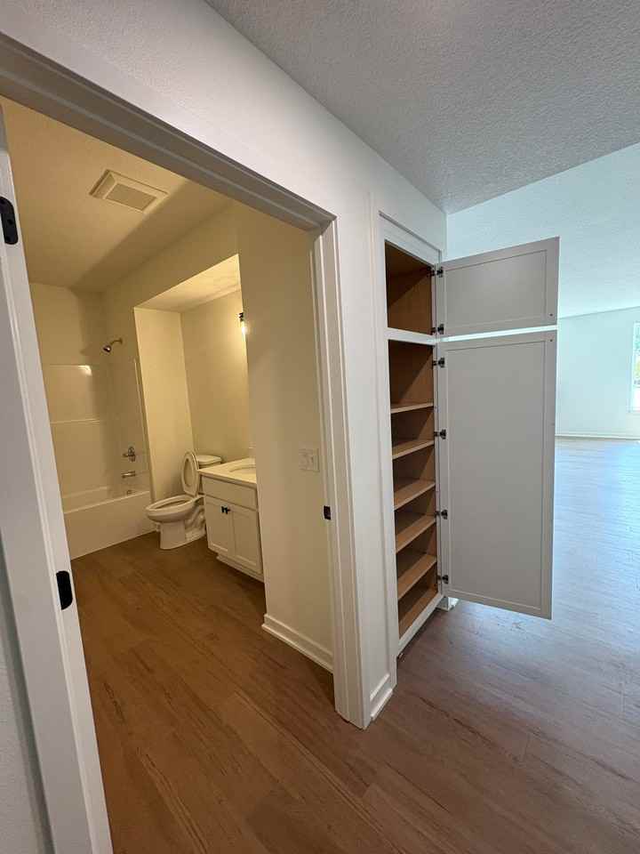 3138 Indianola Ave #104 - Photo 7 of 28