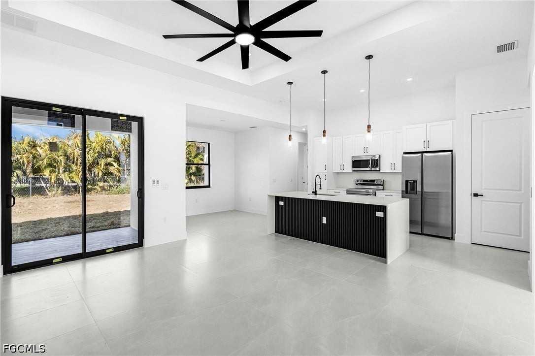 2213 Ne 13th Ave - Photo 4 of 21