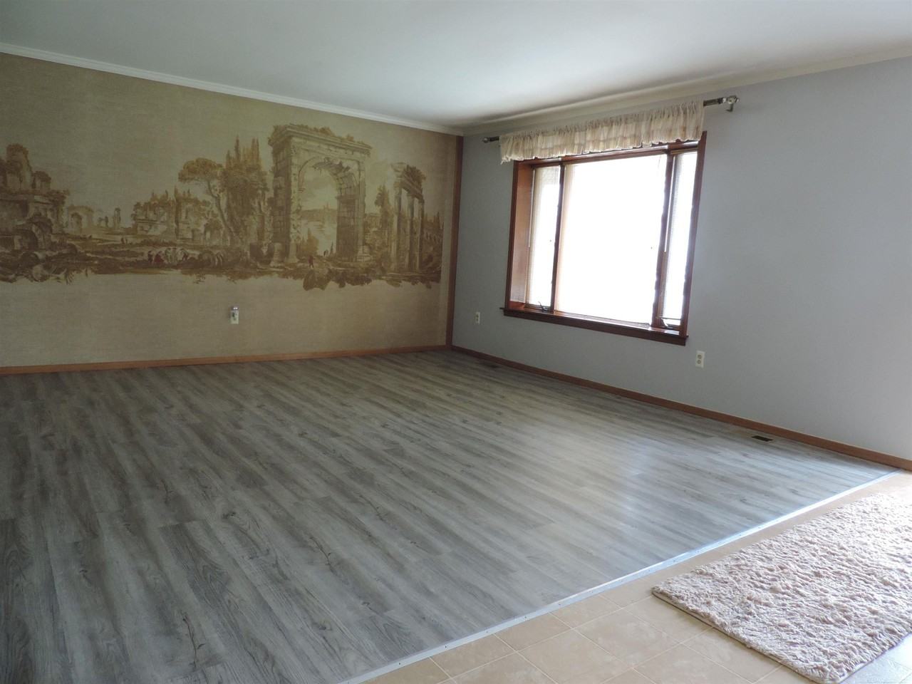 39127 Hyland Dr - Photo 4 of 37