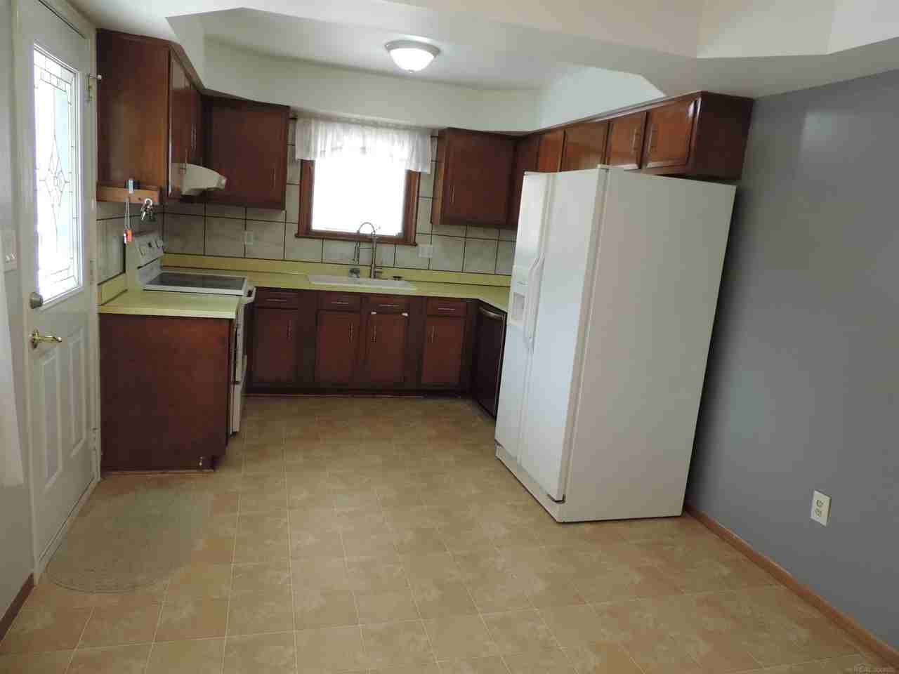 39127 Hyland Dr - Photo 5 of 37