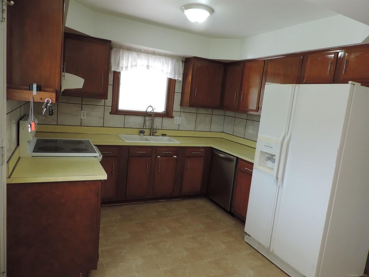 39127 Hyland Dr - Photo 6 of 37