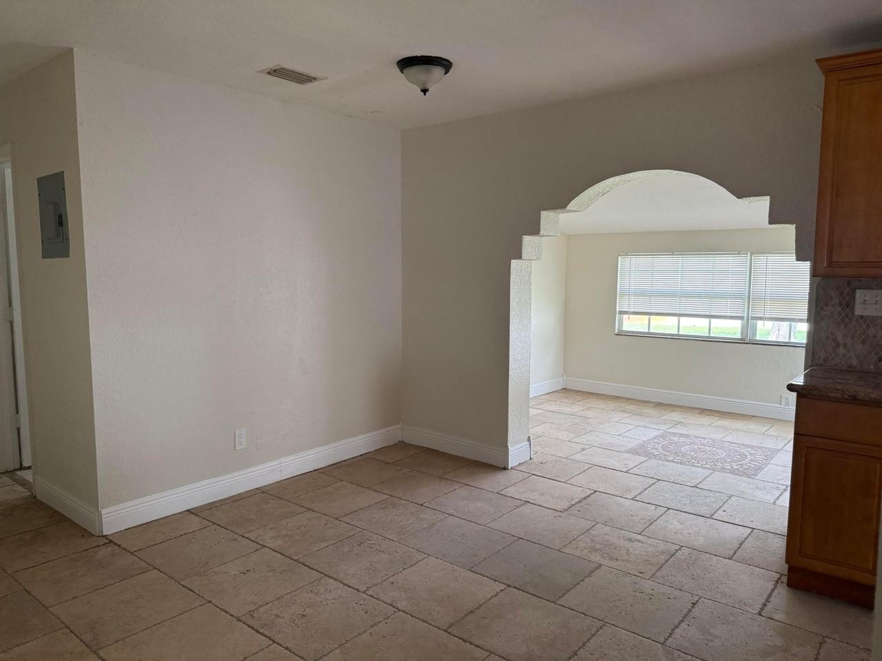 1751 Nw 34th Ave - Photo 6 of 26