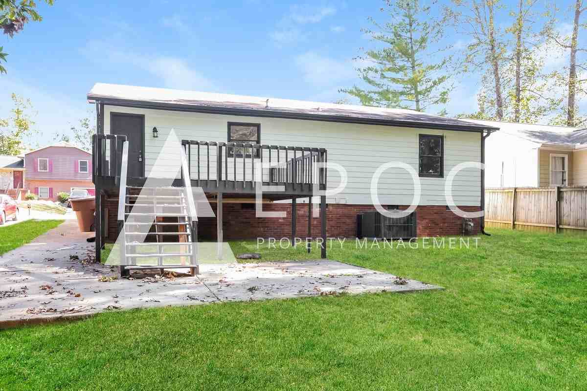 3709 Country Ridge Rd - Photo 3 of 15