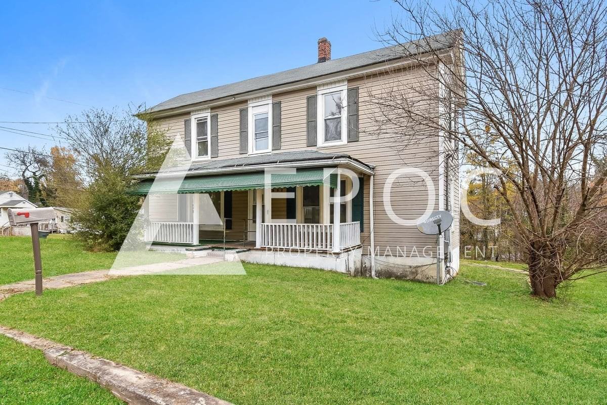 602 Loftus St - Photo 2 of 17