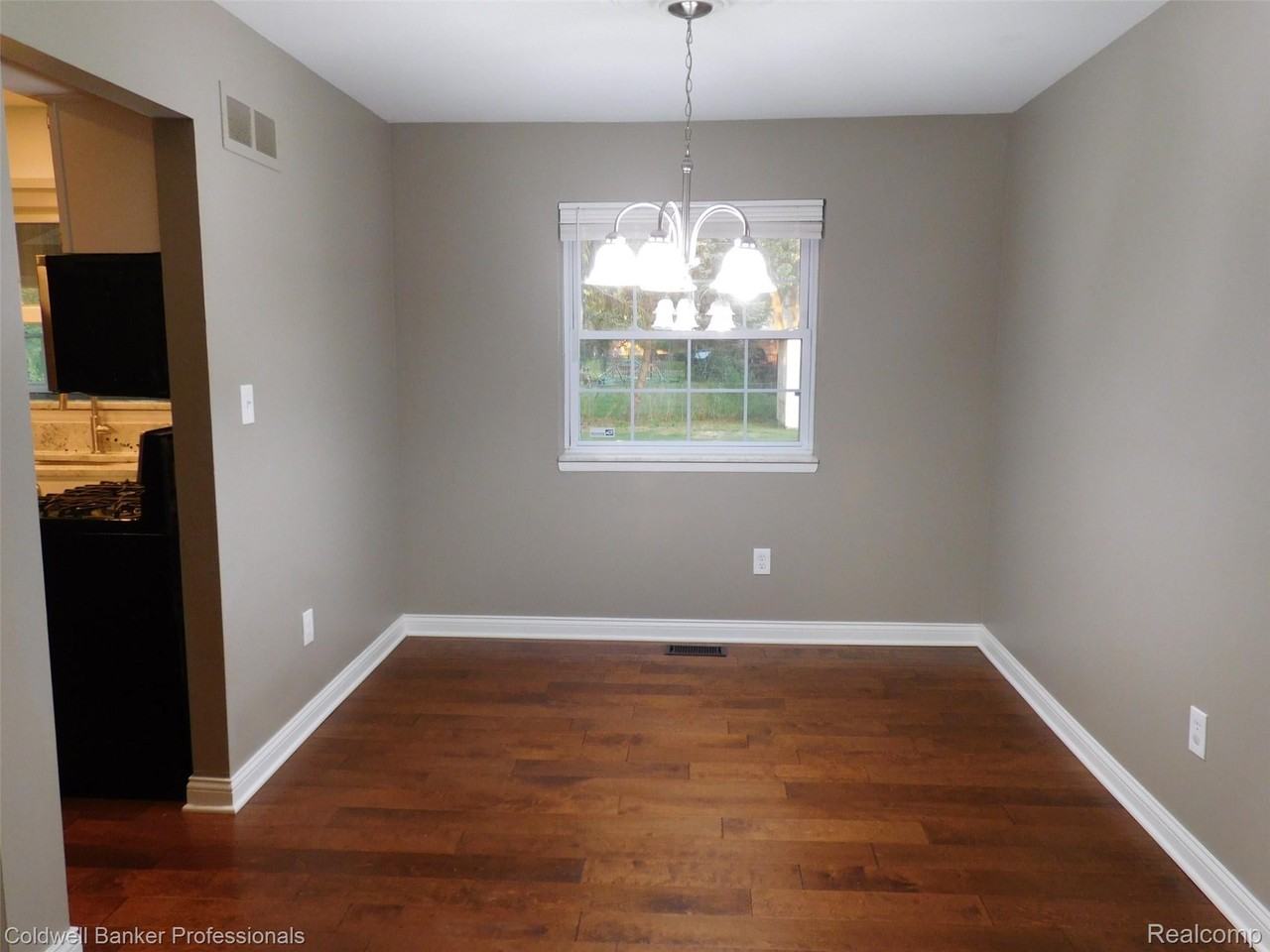 5726 Marble Dr - Photo 3 of 27