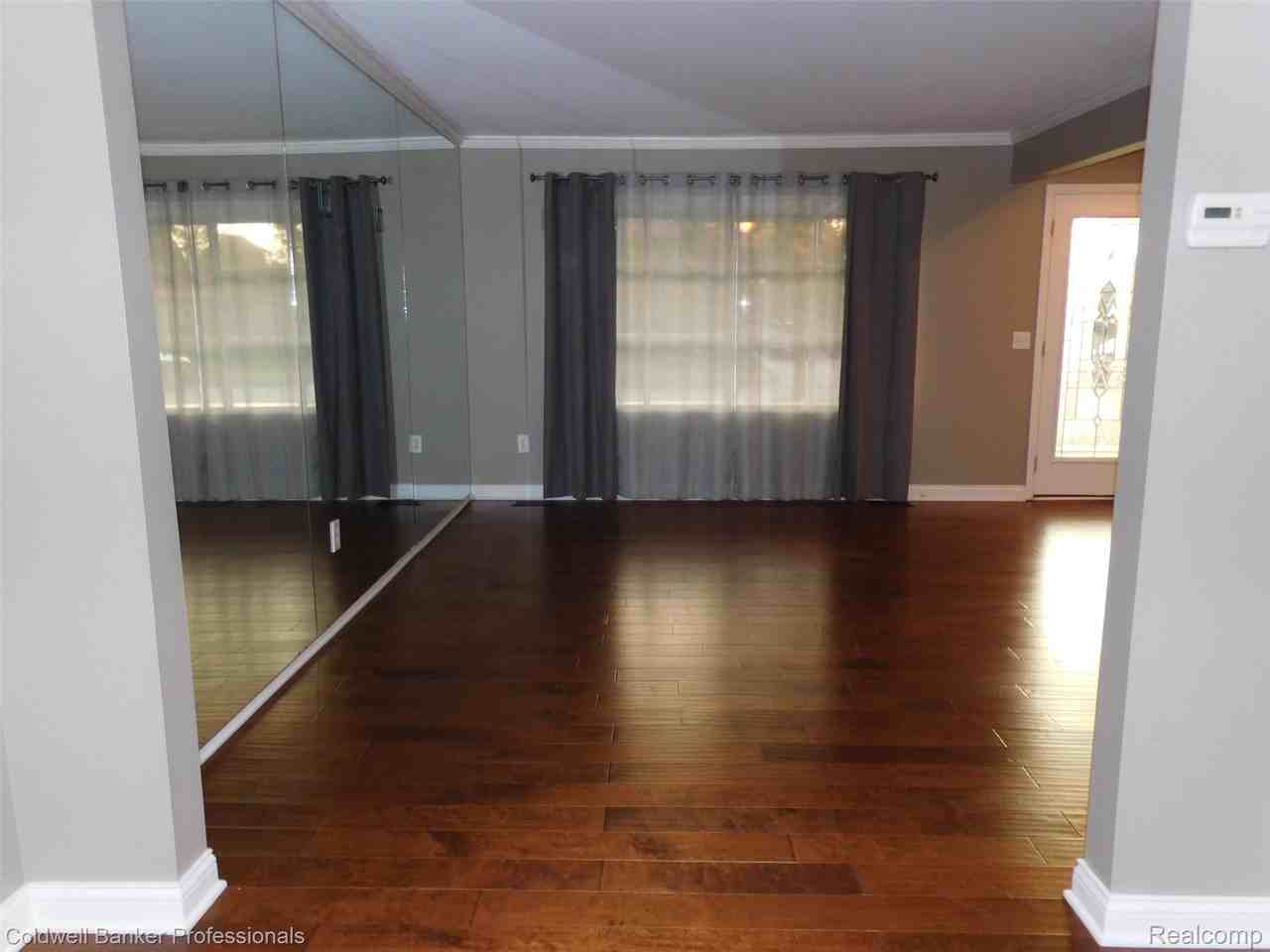 5726 Marble Dr - Photo 4 of 27