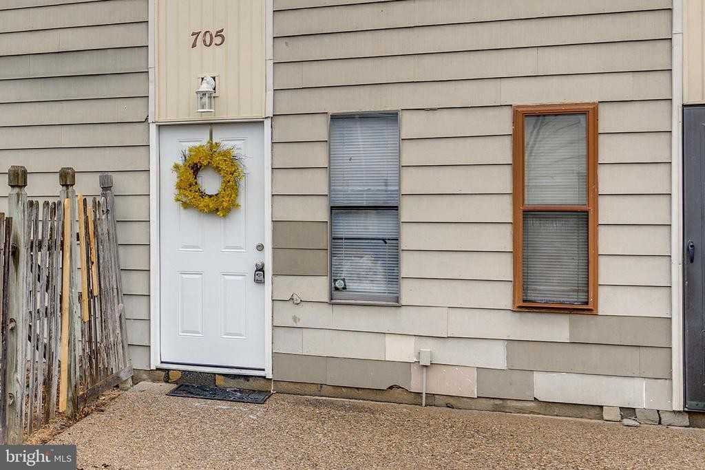 705 Mason Run - Photo 3 of 40